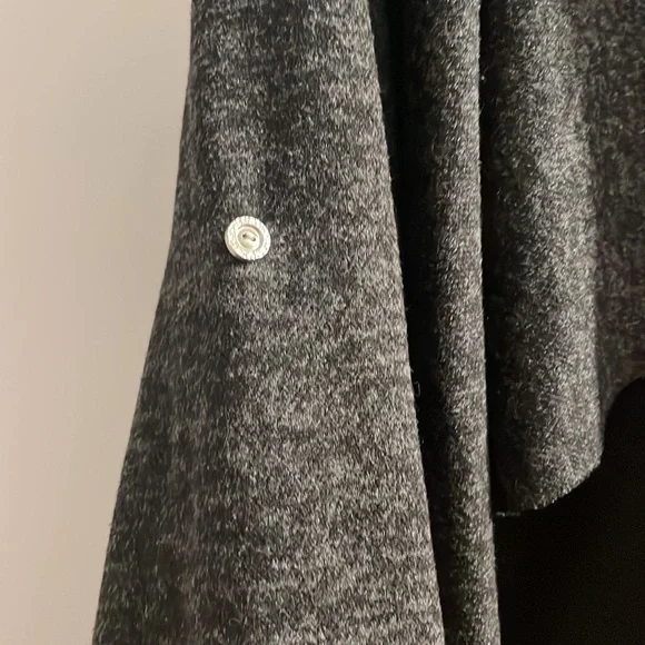 Cardigan - Picture 2 of 6